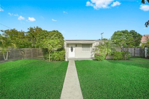 5401 SW 97th Ct, Miami FL 33165