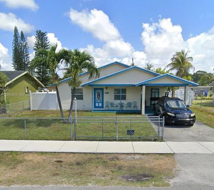 2571 NW 5th St, Pompano Beach FL 33069