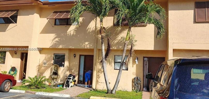 6850 NW 173rd Dr # 106, Hialeah FL 33015
