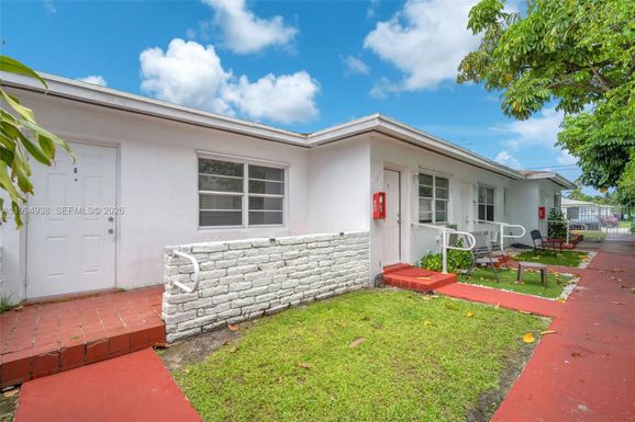 2130 Bay Dr # 4, Miami Beach FL 33141