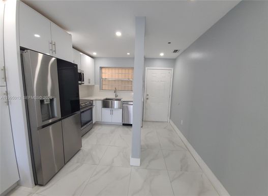 453 SW 2nd St # 306C, Miami FL 33130