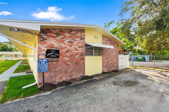2312 Van Buren St # 4, Hollywood FL 33020