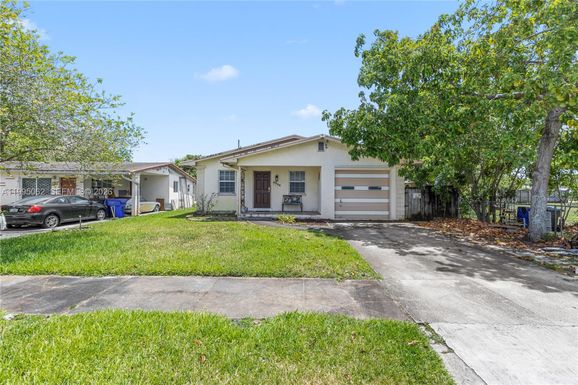 6330 Funston St, Hollywood FL 33023