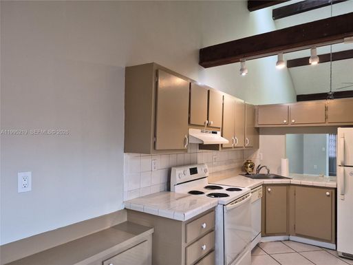 1752 NW 74th Ave # 18, Plantation FL 33313