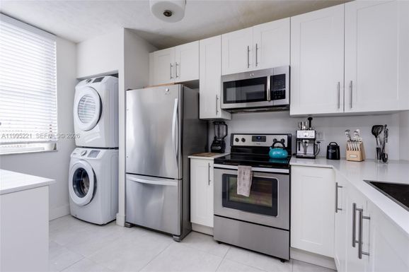 1651 NE 115th St # 28C, Miami FL 33181