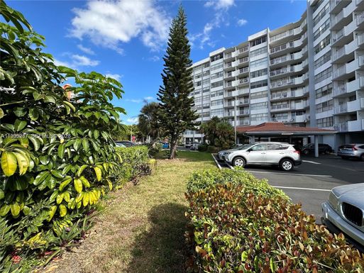 1200 NE Miami Gardens Dr # 505W, Miami FL 33179