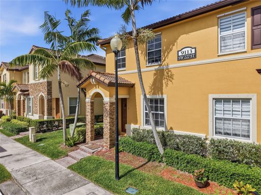 9113 SW 227th St # 1, Cutler Bay FL 33190
