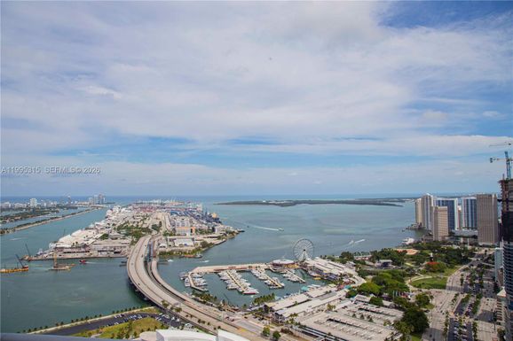888 Biscayne Blvd # 5207, Miami FL 33132
