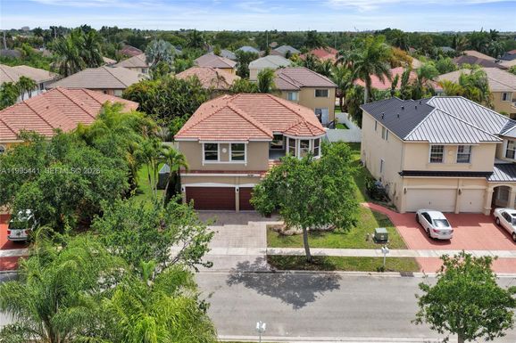 16180 SW 14th St, Pembroke Pines FL 33027