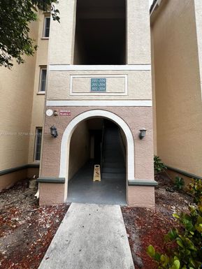 2548 Centergate Dr # 301, Miramar FL 33025