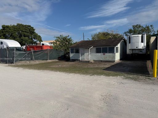 835 E Alverdez Ave, Clewiston FL 33440