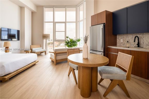 275 SW 6th St # 502, Miami FL 33130