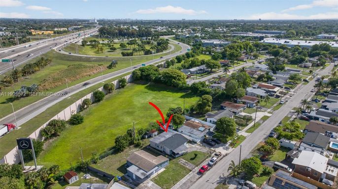 681 NW 21st St, Pompano Beach FL 33060