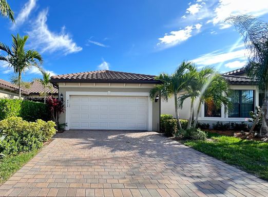 4016 Basket Oak Cir # 4016, Vero Beach FL 32967