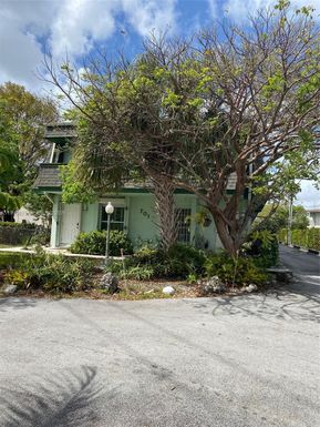 701 S Royal Poinciana Blvd # 8, Miami Springs FL 33166
