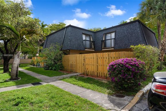 13993 SW 94th Cir Ln # 3, Miami FL 33186