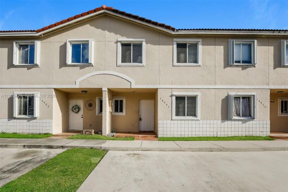 13921 SW 173rd Ter, Miami FL 33177