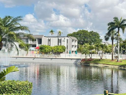 5201 Geneva Way # 113, Doral FL 33166