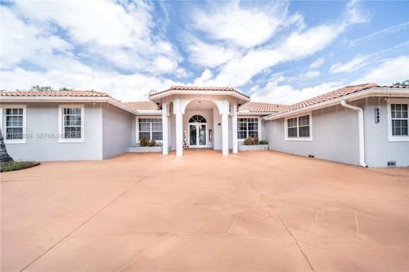 5303 SW 111th Ter, Davie FL 33328