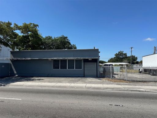 2531 NW 79th St, Miami FL 33147