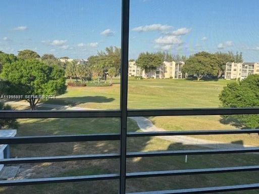 9421 Evergreen Pl # 403, Davie FL 33324