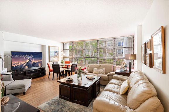 1440 Brickell Bay Dr # 201, Miami FL 33131