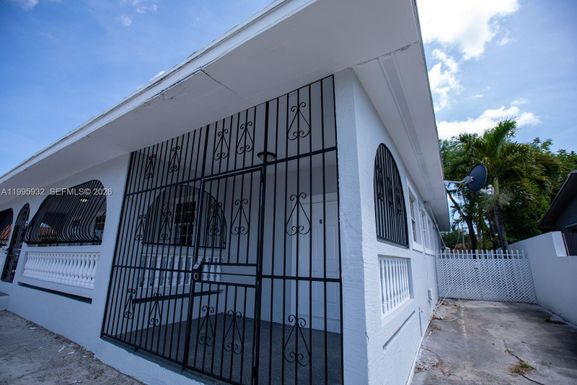 2250 NW 103rd St # C, Miami FL 33147