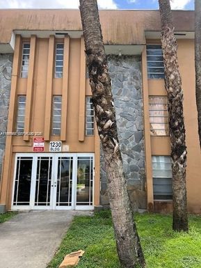 1230 W 54th St # 305A, Hialeah FL 33012
