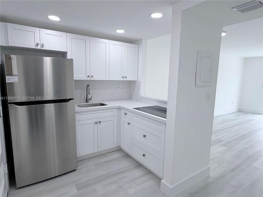 2980 Point East Dr # D112, Aventura FL 33160