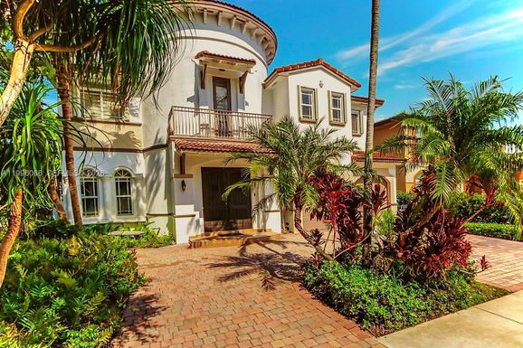 6502 SW 162nd Ct, Miami FL 33193