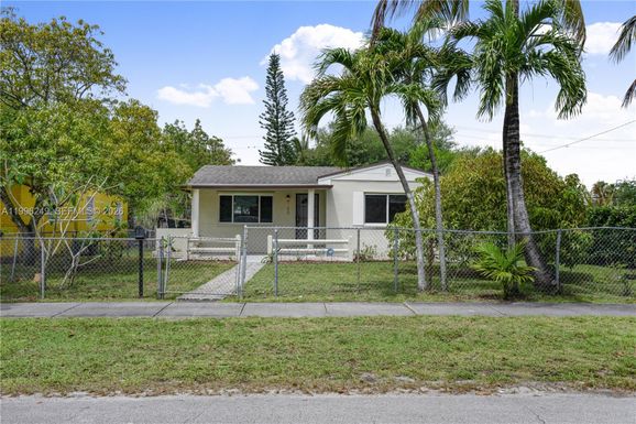 180 Seaman Ave, Opa-Locka FL 33054