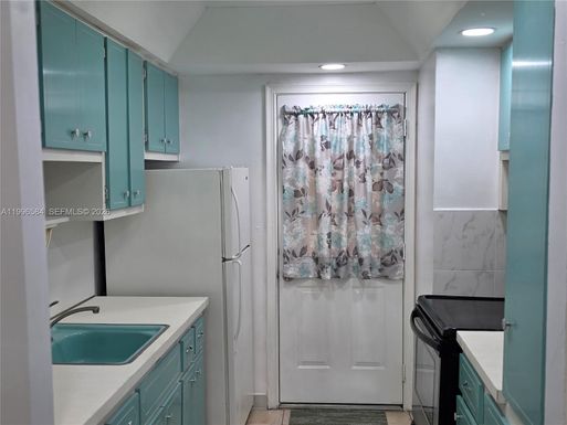 300 NE 191st St # 218, Miami FL 33179