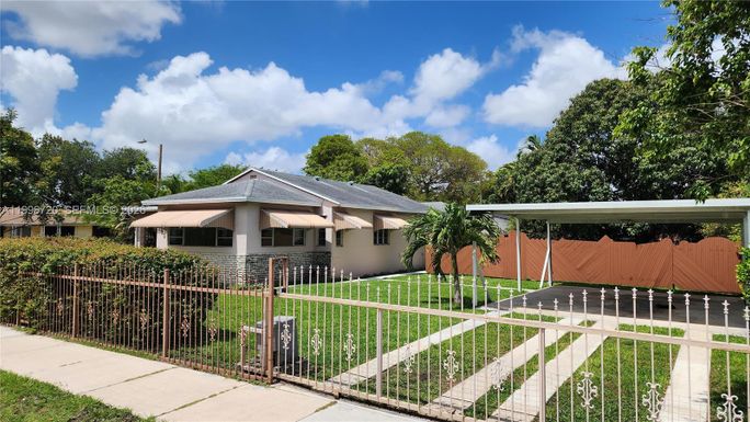 795 NW 42nd St, Miami FL 33127