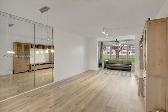 9041 Sunrise Lakes Blvd # 106, Sunrise FL 33322