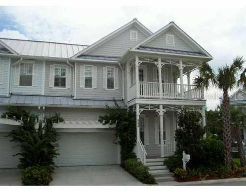 943 HEMINGWAY CIRCLE