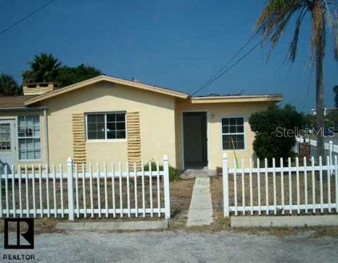 612 Bay Esplanade DRIVE