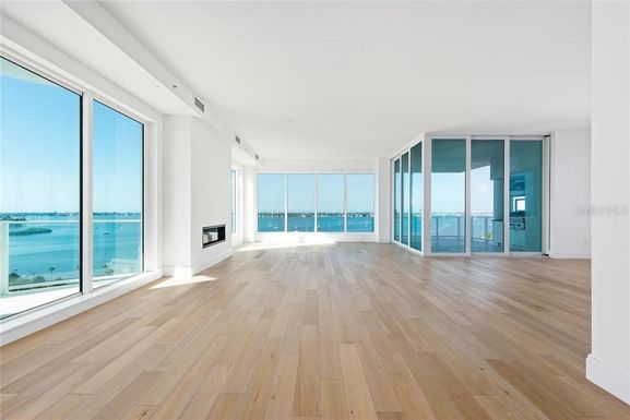 624 S PALM AVENUE UNIT 10