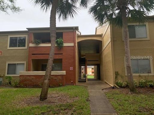 658 KENWICK CIRCLE UNIT 204