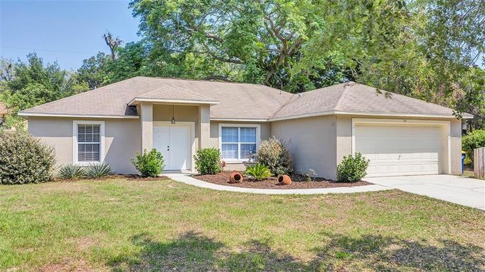 196 W CYPRESS AVENUE