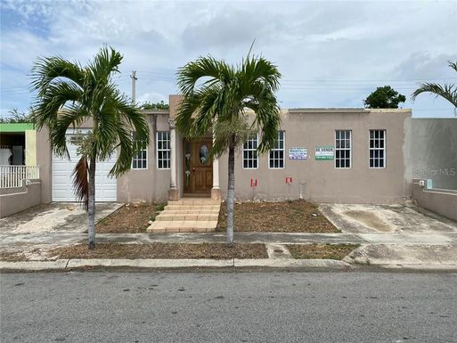 EXT. LA FE CALLE  SAN MATIAS