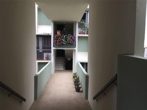 6 COND MONTEBELO UNIT D-107