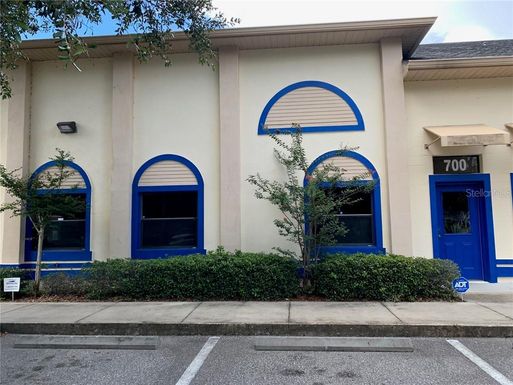 221 STRAWBERRY OAKS DRIVE UNIT 700