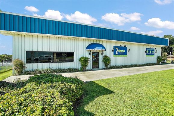 1135 E NORTH BOULEVARD