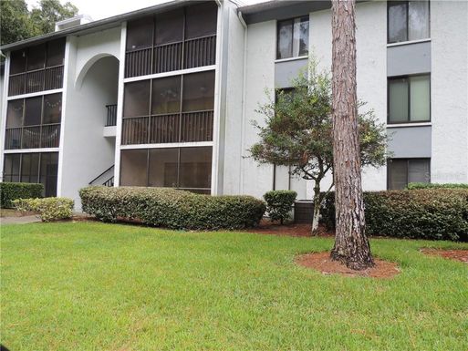 1372 PINE RIDGE CIRCLE E UNIT D1