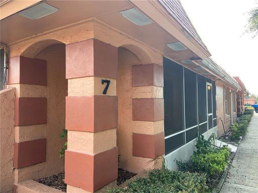 2727 W OAK RIDGE ROAD UNIT 4