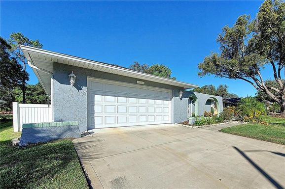 1088 GILLESPIE DRIVE