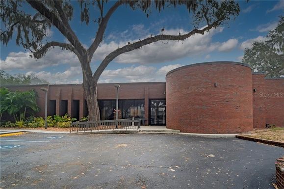 615 VONDERBURG DRIVE