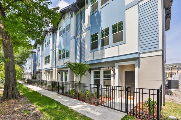 3122 W AZEELE STREET UNIT 3