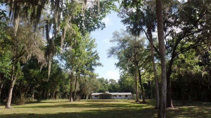 990 LAKE SHORE DRIVE