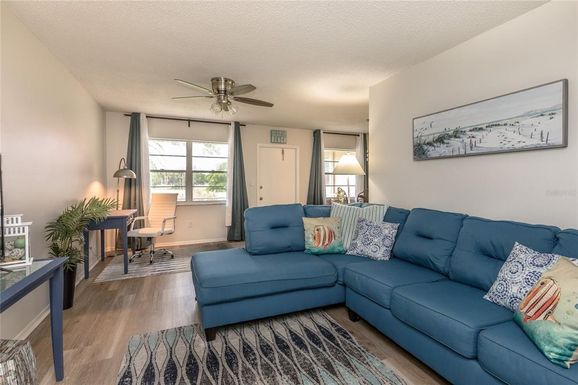 5 VISTA PALM LANE UNIT 203